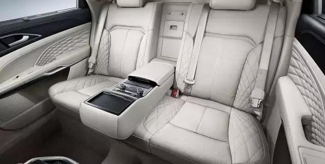 福特内饰为什么臭,福特车内有尾气味道