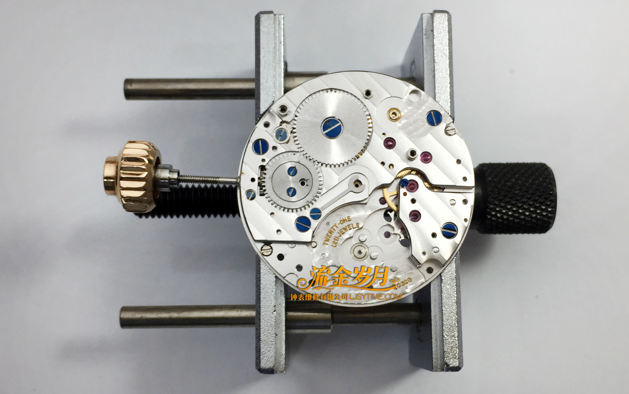 手表进水导致停走,不及时洗油真的很伤!把芯生锈断掉要换,机芯满是锈迹~看芝柏单按钮计时洗油后焕然一新