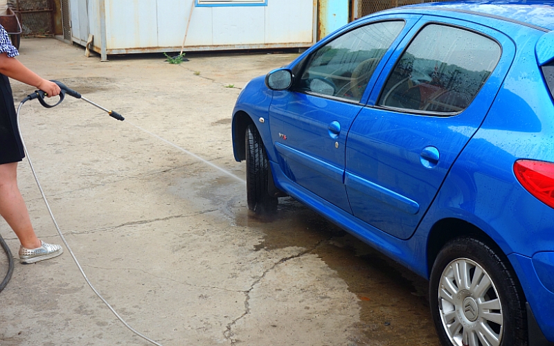 用它轻松搞定洗车清洁到位,怎么快速洗车洗得干净效率快