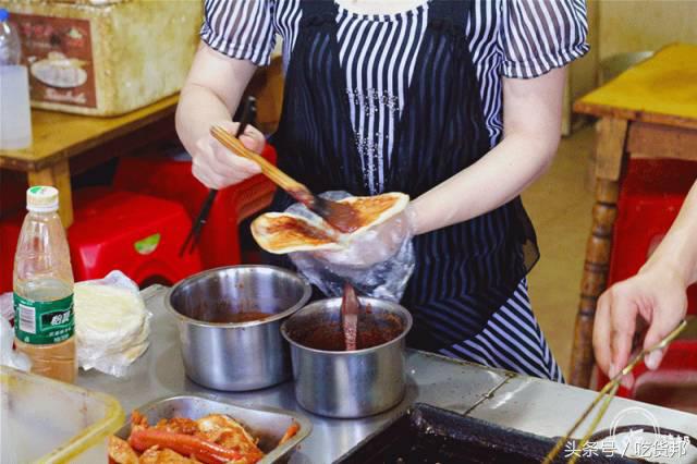 郴州一中门口的那条小吃街,我好想再走一遍啊~