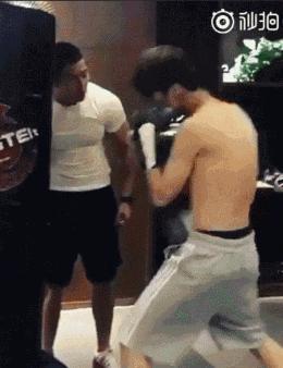 跟着男神一起来“撸铁”！鹿晗陈伟霆刘昊然的健身照荷尔蒙爆棚想舔屏！