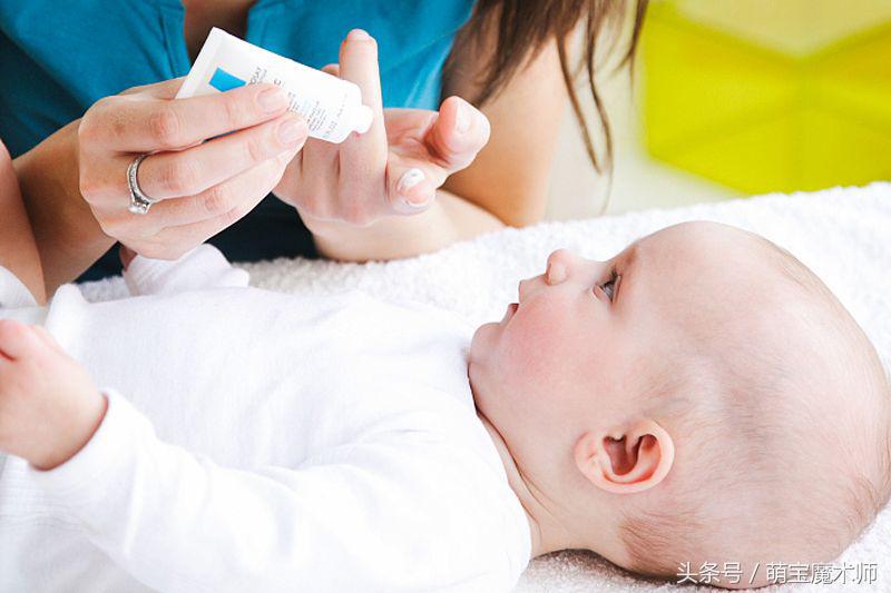 婴儿面部湿疹怎么护理效果最好,宝贝长湿疹怎么办