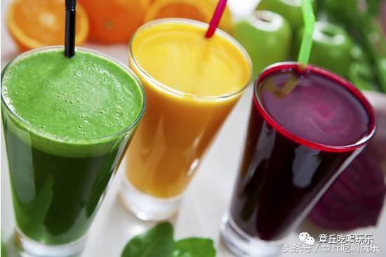 章丘高温天的终极必杀技！这家高颜值咖啡馆要被挤爆了！甩给你1块的果汁票子要不要！