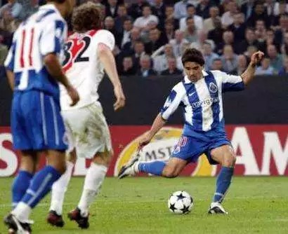 足球史上最强大的十位远射重炮手,谁才是足球之王