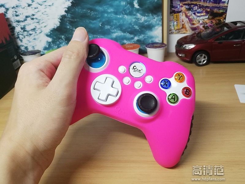 用手柄玩很爽的电脑游戏,用阿修罗2手柄玩的手机赛车游戏