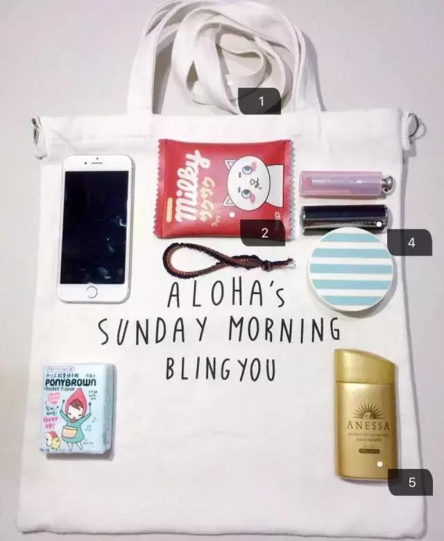 卷发棒?迷之糖果?闺蜜包包里原来有这么多宝贝?