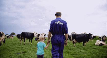 各国争抢全球黄金奶源带,网友评论:别争了,都在天猫国际呢!