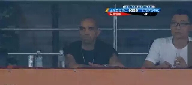 足球是圆的对吗,足球是圆的会怎么样