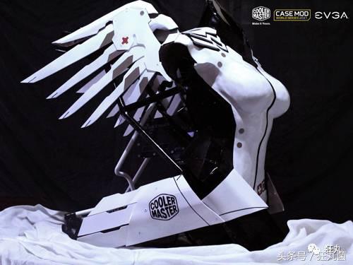 能热饭还能当马桶?别拦我,请把我埋在这样的电脑机箱里