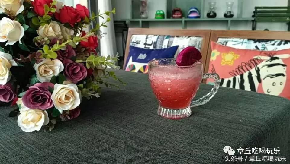 章丘高温天的终极必杀技！这家高颜值咖啡馆要被挤爆了！甩给你1块的果汁票子要不要！