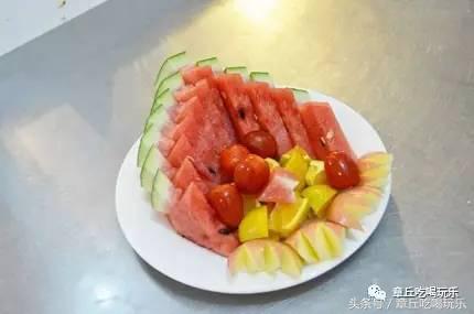 章丘高温天的终极必杀技！这家高颜值咖啡馆要被挤爆了！甩给你1块的果汁票子要不要！