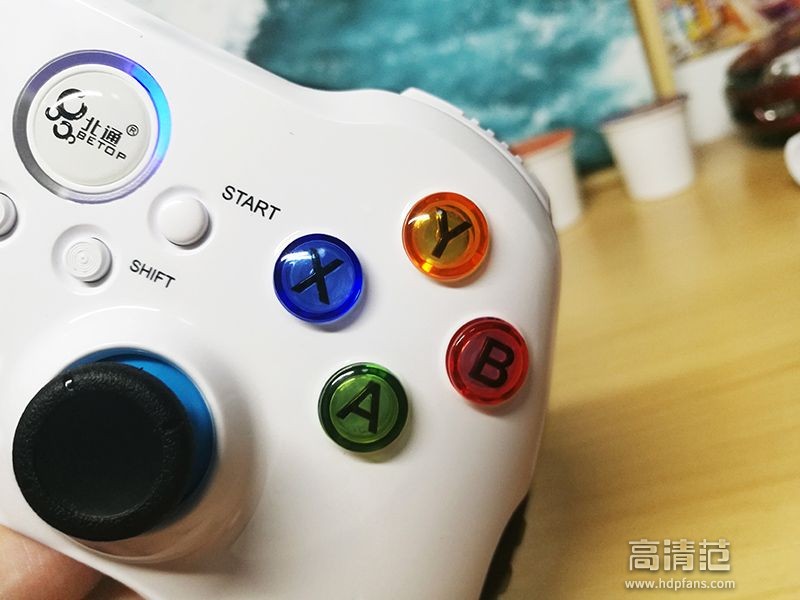 用手柄玩很爽的电脑游戏,用阿修罗2手柄玩的手机赛车游戏