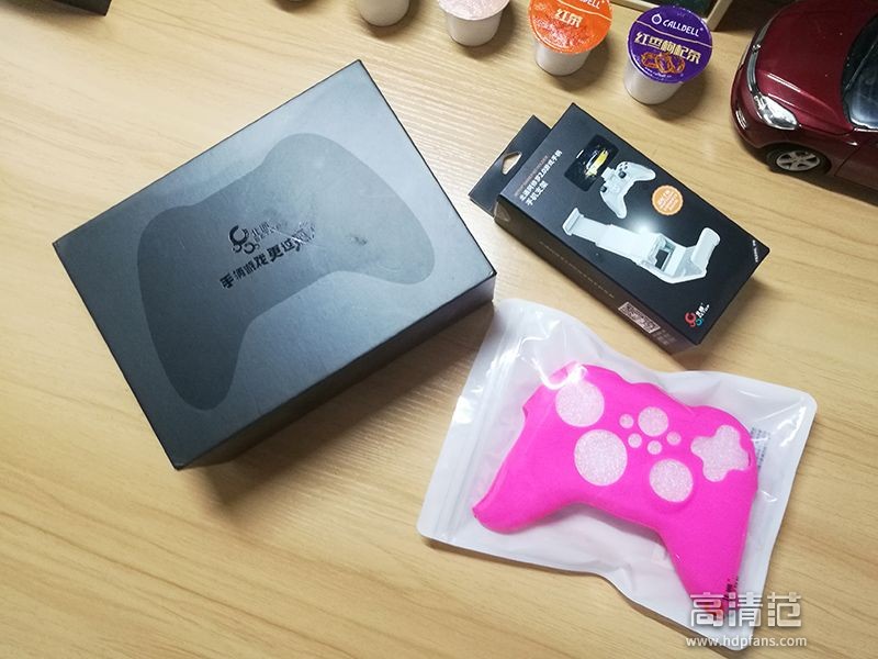 用手柄玩很爽的电脑游戏,用阿修罗2手柄玩的手机赛车游戏