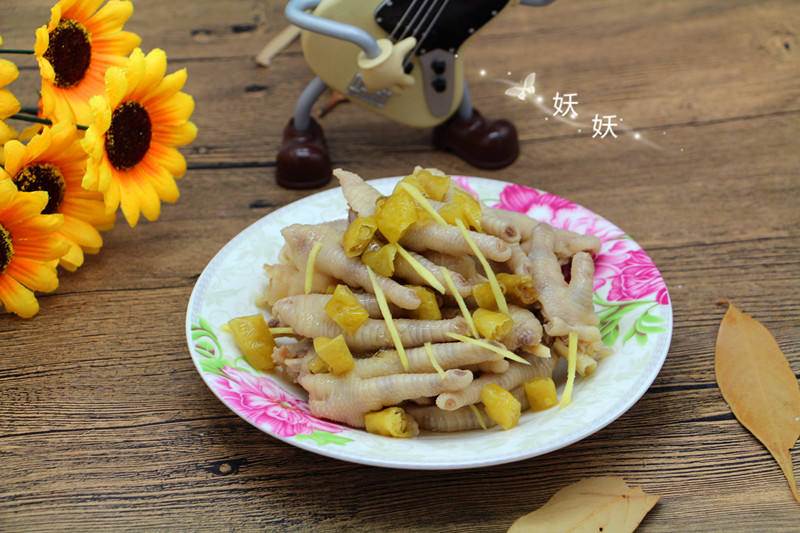 煮一煮泡一泡，超级简单的泡鸡脚，只需一味调料就能完成，零失败的方子