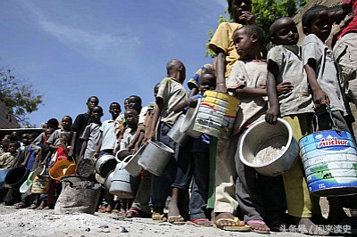 杀死老国王、夺过所罗门戒指，他自任为国家元首，主政14年后狼狈外逃