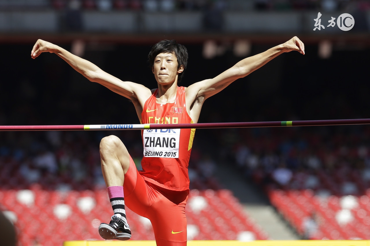 打破尘封17年的跳高记录,连续三次创造男子跳高世界纪录
