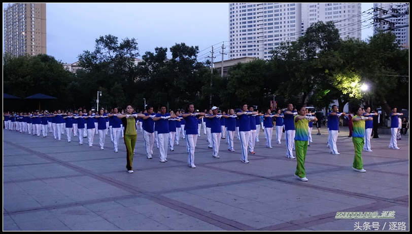 僵尸舞教程佳木斯健身操第二套,佳木斯僵尸舞快乐舞步健身操