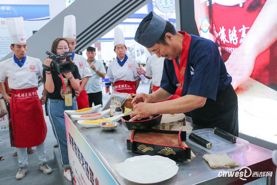 陕西三本及高职院校招生咨询会开幕特色展示引人眼球
