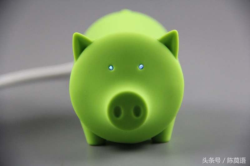 又找不到读卡器了?还在抱怨USB接口不够用?看小猪如何完美演绎读卡集线艺术