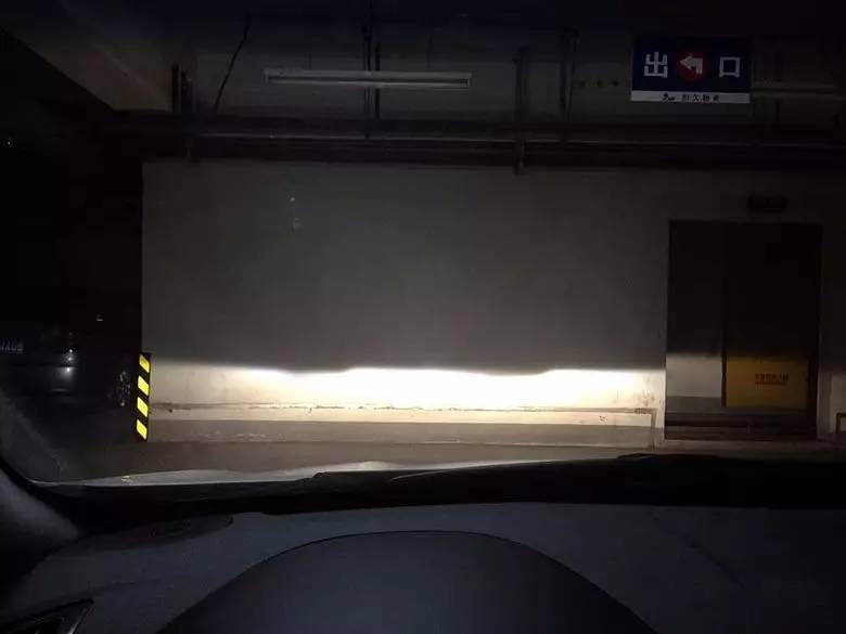 汽车大灯光线不一样还不够亮?用这几招,立马见效!