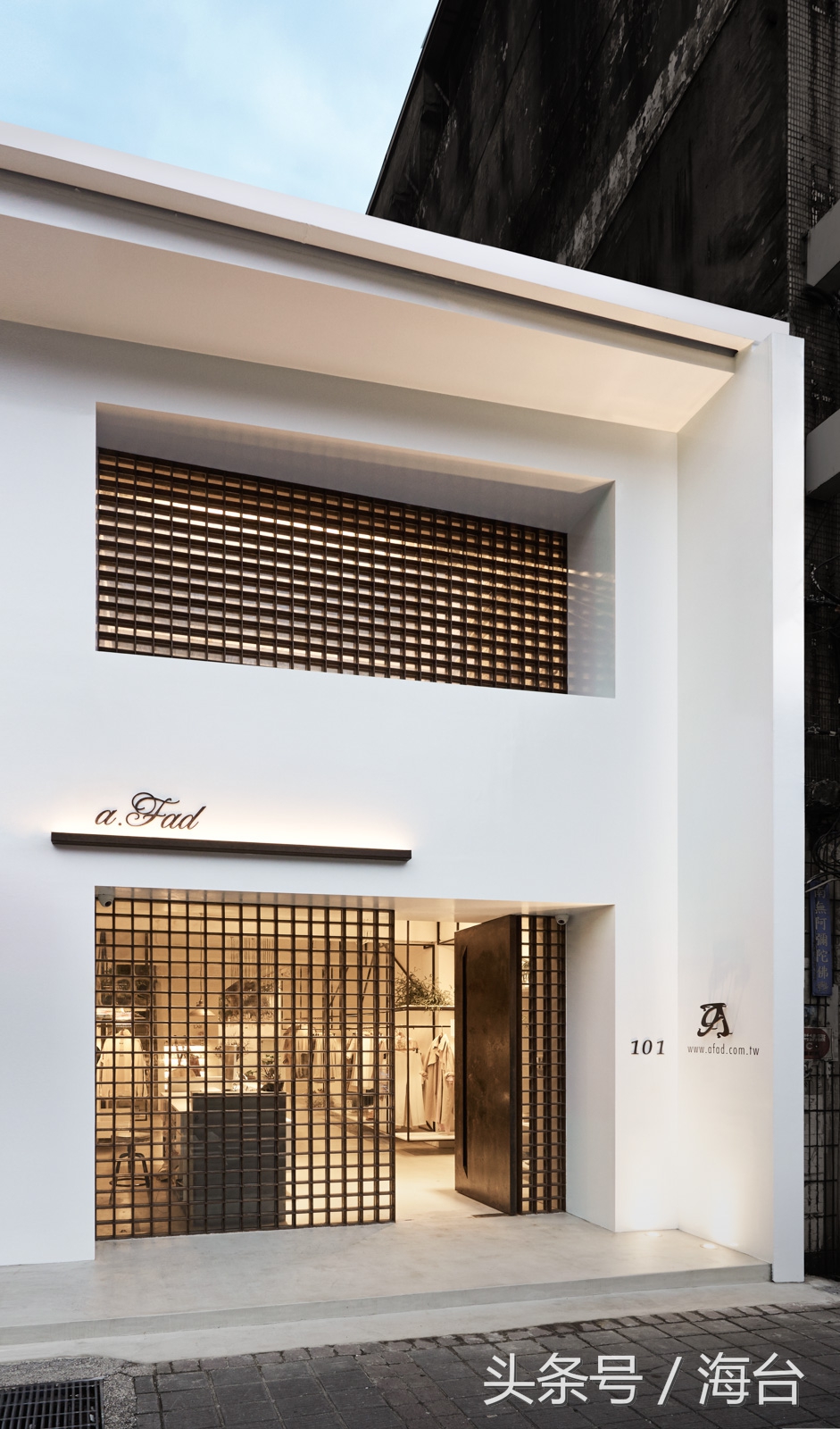 在小县城装修多少钱,一万块钱在家开的服装店装修