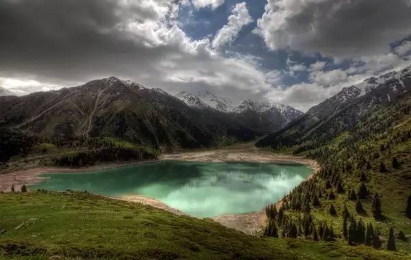 有51个可以免签和落地签的国家,23年免签或落地签国家