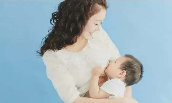 象妈妈和小象拥抱,象妈妈和象宝宝是如何拥抱的