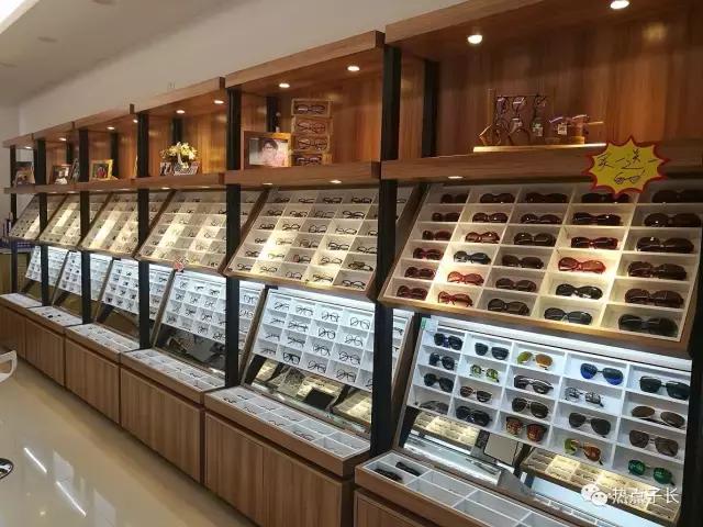 免费配镜,免费验光,免费清洗,免费维修……它不只是一家眼镜店,它更是一个学生视力关爱项目!