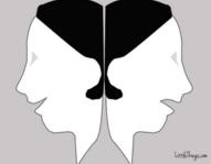 手臂上有针孔大小的红点正常吗,33岁女性手臂无缘无故有红点