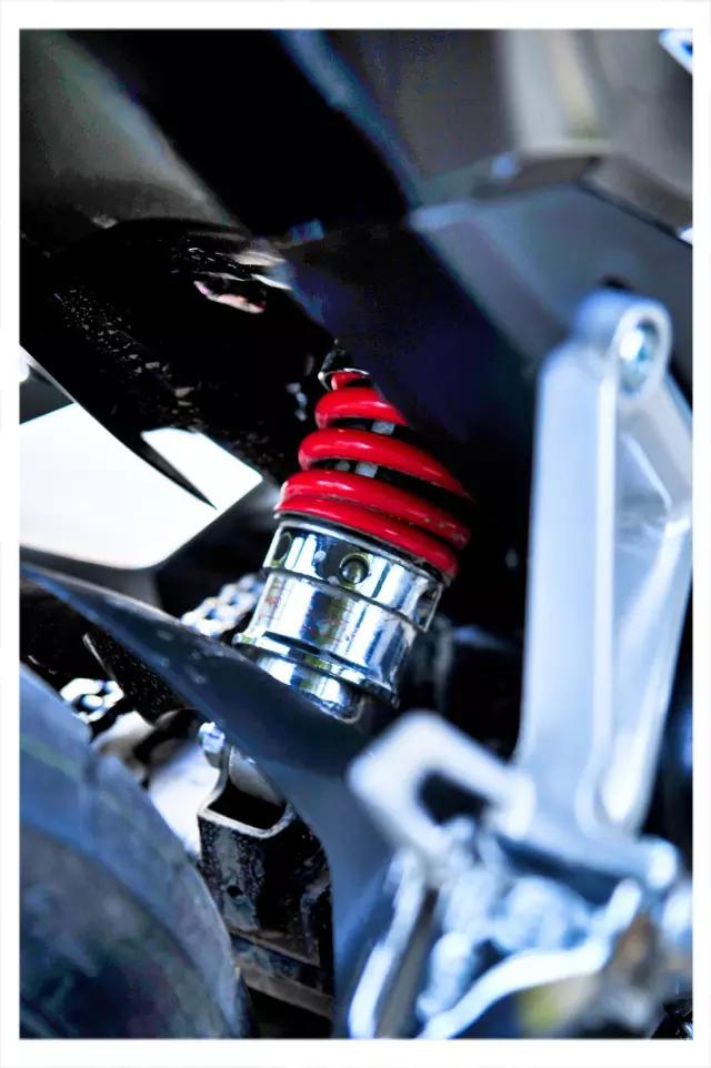 新大洲本田cbf190r骑行教程,新大洲本田cbf190r骑行姿势如何