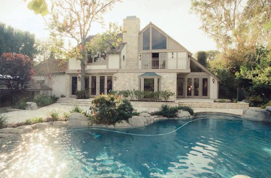 辛普森杀妻案疑点,辛普森杀妻案发现场还原