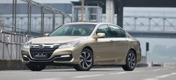 16款起亚kx52.0lgls,起亚k5新款和迈锐宝xl买哪个好