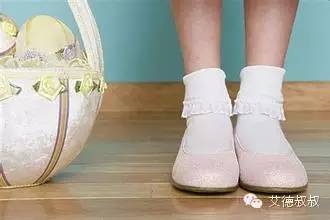 怎么有效教孩子区分左右鞋,对于穿错鞋子的孩子教育措施