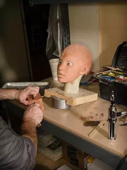 你知道全球最真实的充气人偶是怎样制作出来的吗?