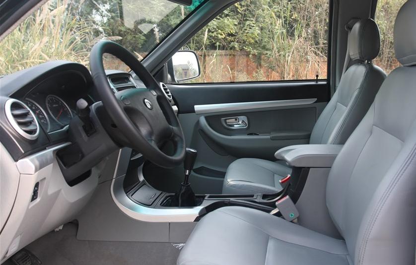 连名字都抄袭,最新国产山寨版丰田普拉多:金杯霸道卖13万