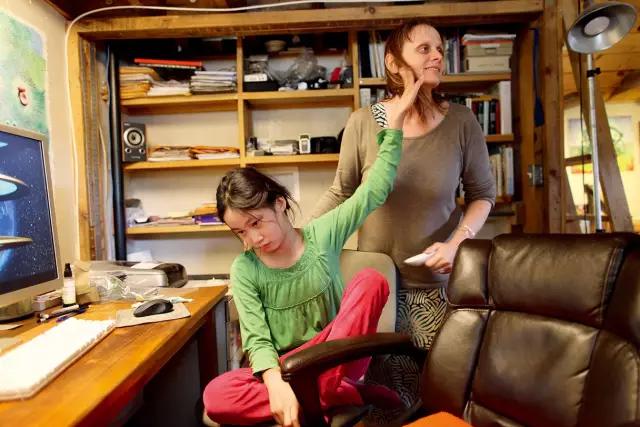 亚细亚孤儿：无处安放的爱与孤独