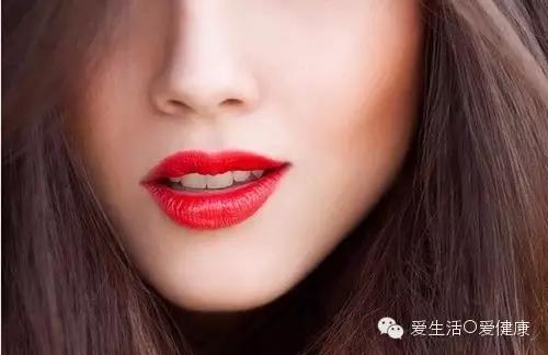 嘴唇一年四季干裂起皮怎么办,嘴唇干裂起皮怎么保养
