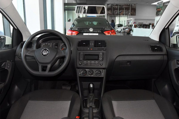 起亚k2和polo哪个更好,polo和k2哪个值得入手