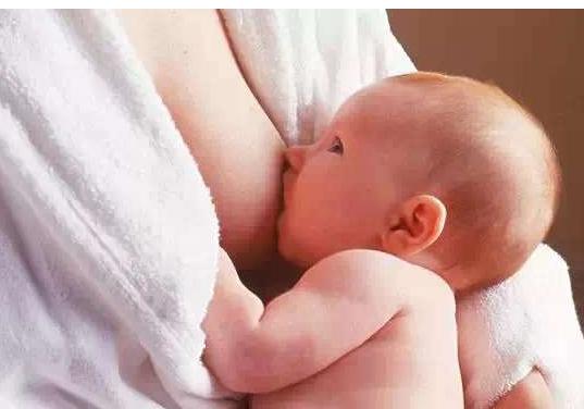 宝宝总是呛奶有什么方法解决,宝宝老是呛奶怎么回事怎么处理