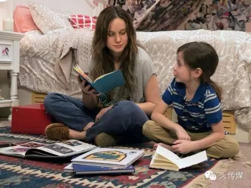 在她疯狂的自我“受虐”后，独立小片迎来了巨大的逆袭！