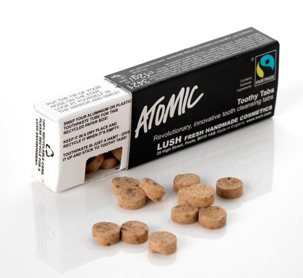 牙齿不够白！笑的时候都不敢露齿，该肿么办才好！