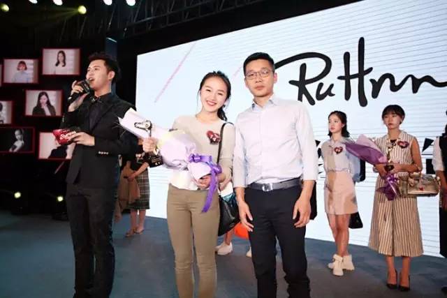 手机淘宝弄了个校花大赛？颜值爆表？冠军像周冬雨？真的假的？