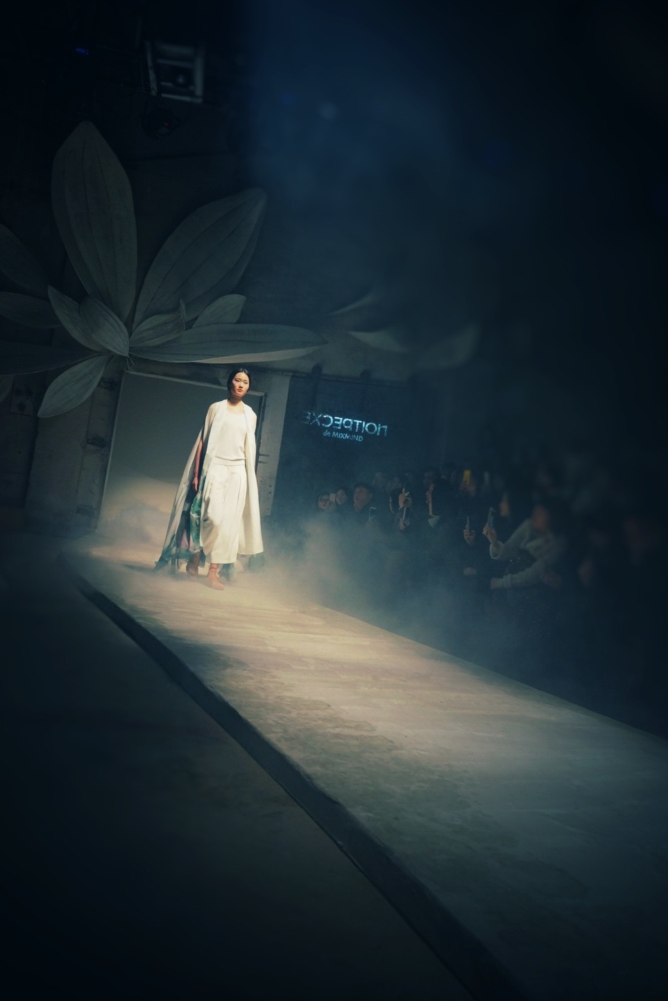 误入凡尘的时装秀,穿越到古代时装表演