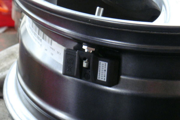 胎压监测那么重要选哪种比较靠谱,胎压监测要买哪一种比较好