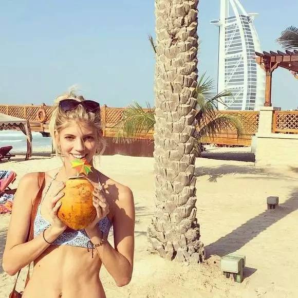 明星为了躲避狗仔都用了哪些绝招,为了躲狗仔的明星有哪些