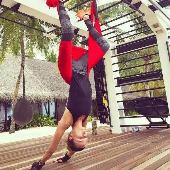 明星为了躲避狗仔都用了哪些绝招,为了躲狗仔的明星有哪些