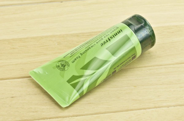 韩国哪个牌子的洁面好用,韩国四季艾草保湿修护洁面