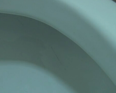 石家庄袁阿姨家马桶坏了维修人员一检查“损失惨重”