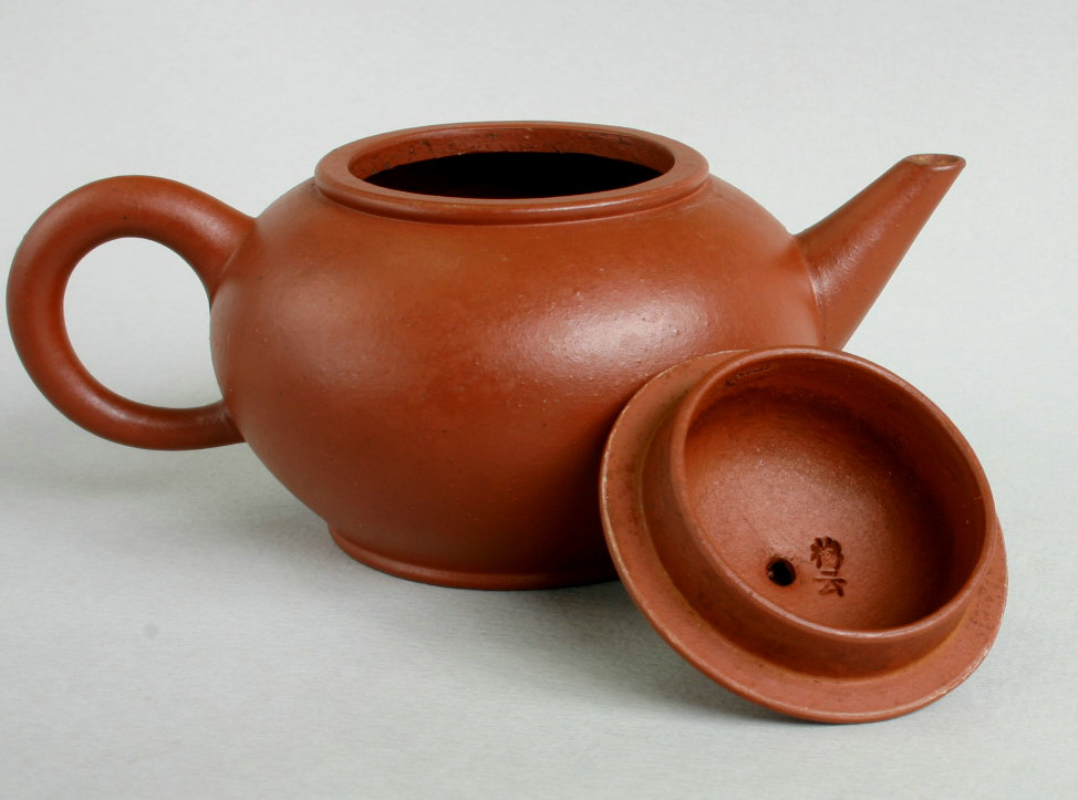 飞说紫砂：聊一聊1970年代请饮水平壶