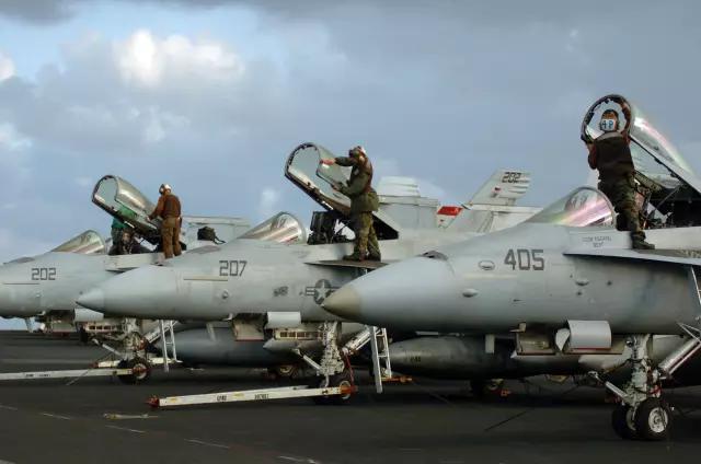 航空母舰二维图,航空母舰彩虹人白马甲